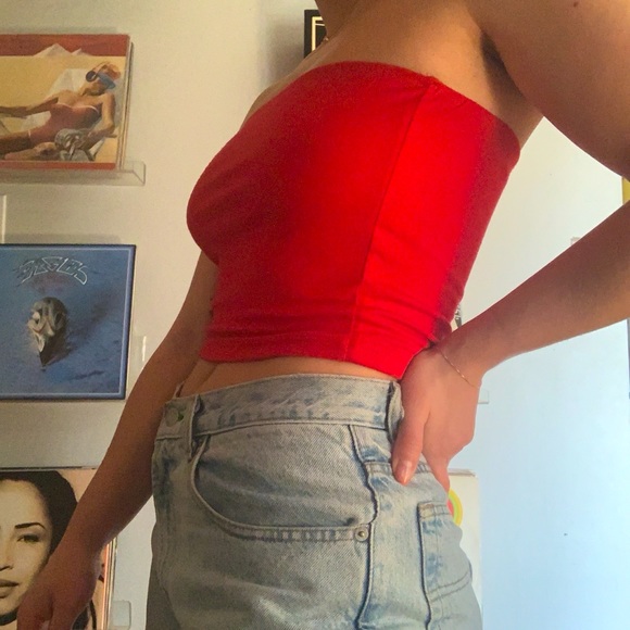Bright summer red crop top - Picture 2 of 3